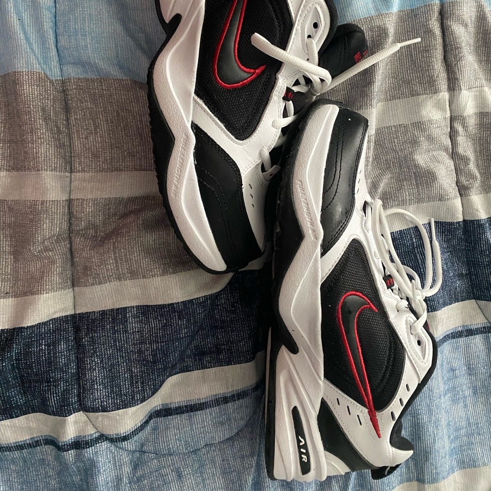 Mens Nike Air monarch IV (4E) worn for maybe 30 minutes